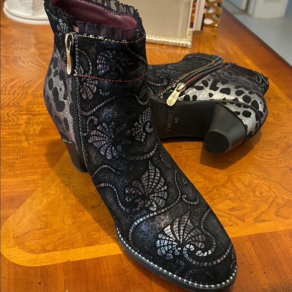 L’Artiste Black Lace Trim Heeled Boots - Picture 10 of 15